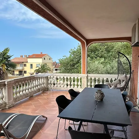 Apartment Peloza 1 *